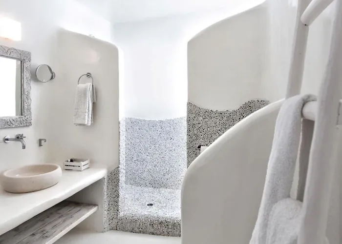 Manu Mykonos Next To The Quality Brand & * קלפטיס