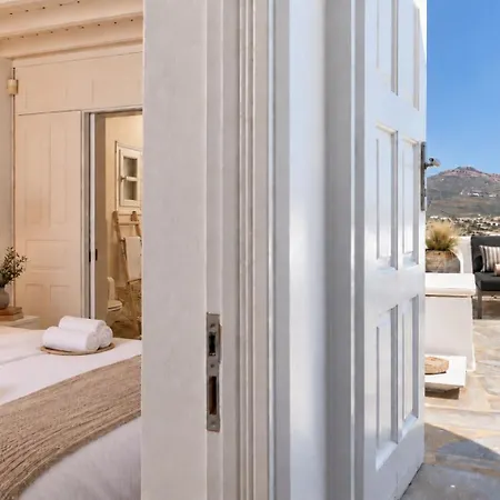 Manu Mykonos Next To The Quality Brand & Hotel Kalafatis