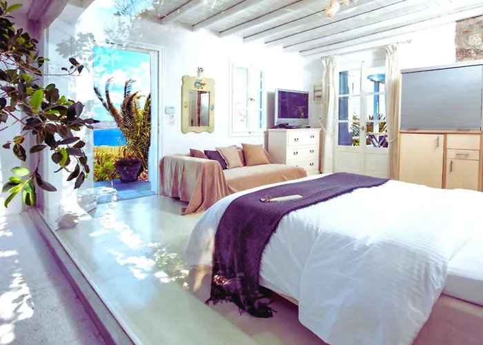 Manu Mykonos Next To The Quality Brand & Καλαφάτη